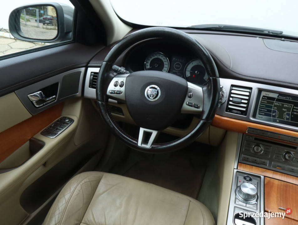 Jaguar XF 27 D 2720cm3 Łódź