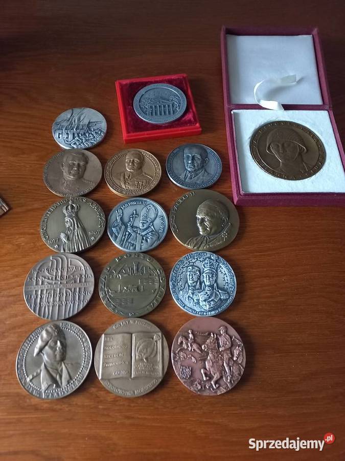 zestaw 15 medali o tematyce historycznej Goliszów
