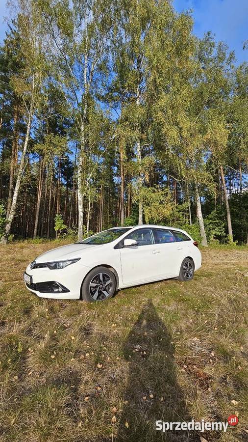 Toyota Auris manualna Czersk