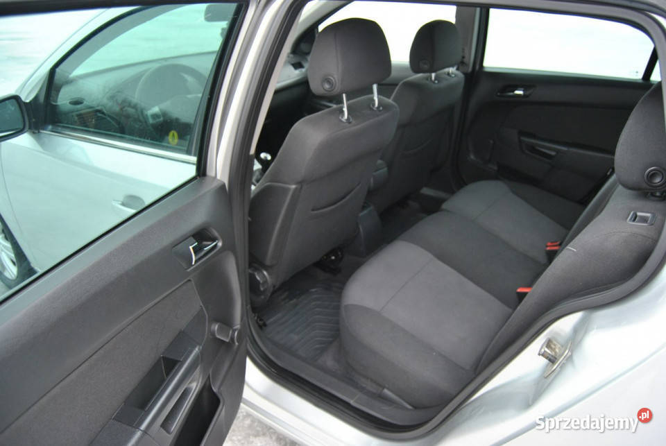 Opel Astra Zarejestrowany ważne opłaty Rok produkcji 2011 Modliborzyce