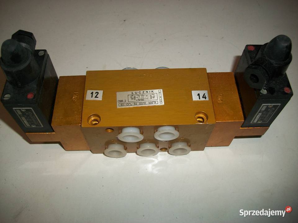 rozdzielacz 611G38521215122B Łucznik 38 cala