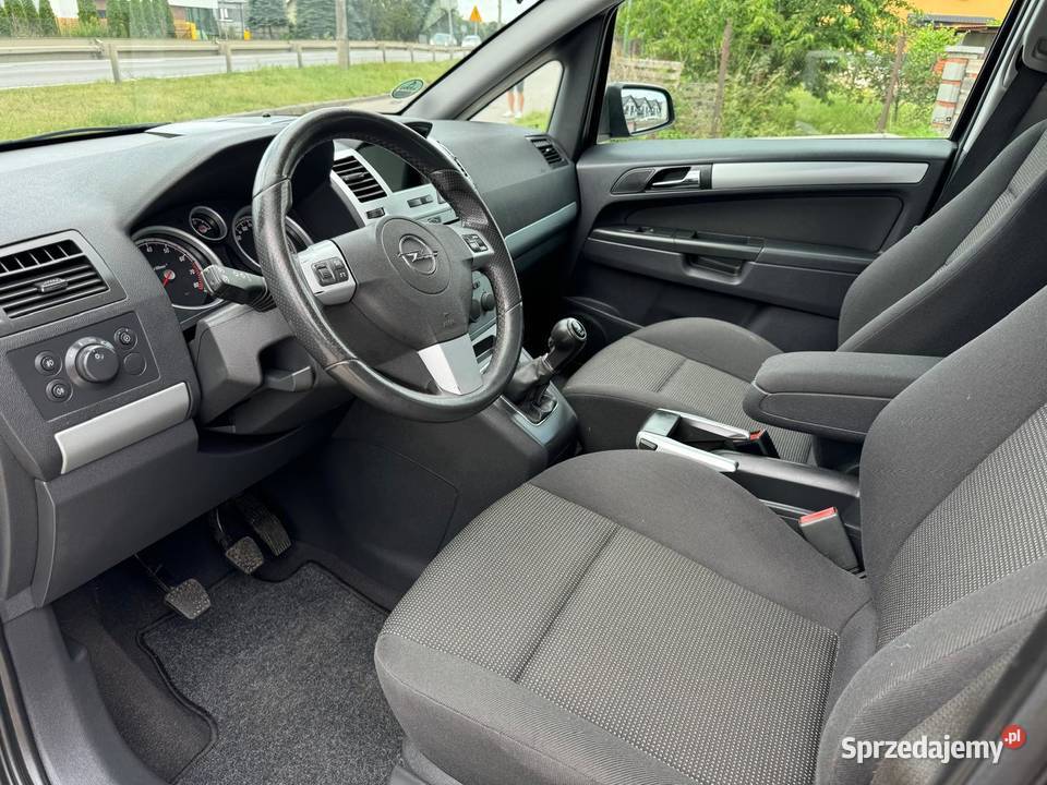 Opel Zafira B Lift 22 Benzyna Opłacony 7 osobowa benzyna Grudziądz sprzedam