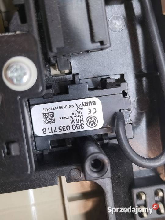 LAMPKA PODSUFITKI 5Q0951172 Skoda Superb III świętokrzyskie