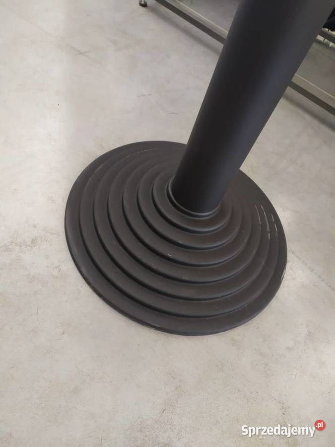 Stolik okrągły drewniany z nogą żeliwną Kazuń Polski