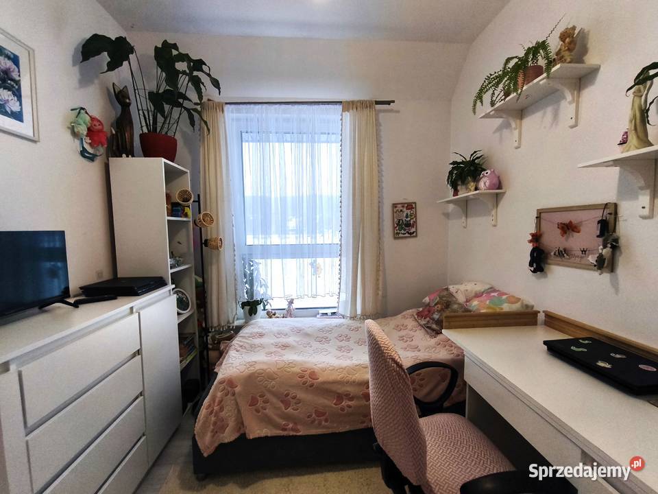 Miejsce postojowe i strych w Reda