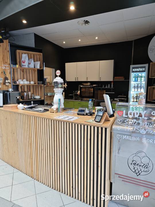 Odstąpię działający lokal gastronomiczny na