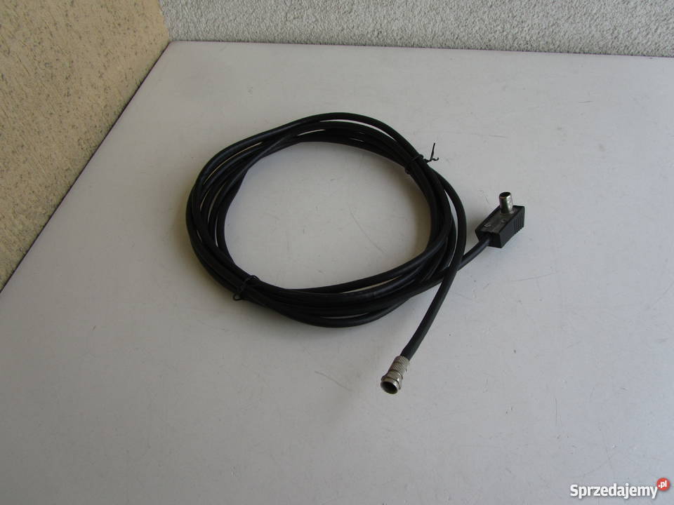 Kabel antenowy wtyk kątowy / wtyk antenowy F44005  3,7 m