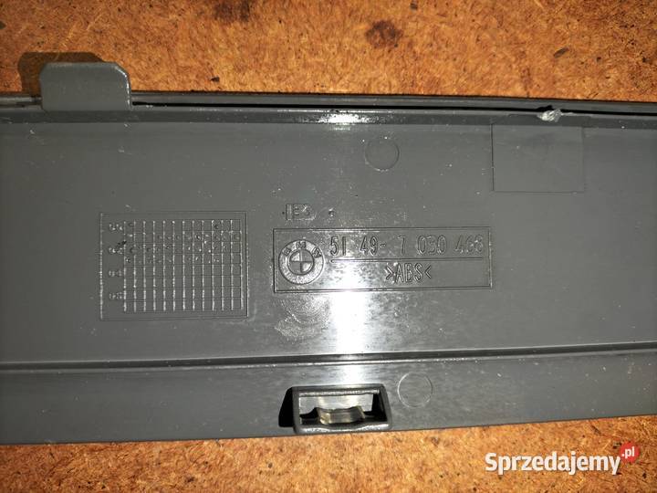 Osłona lampy tylnej w pokrywie bagażnika BMW E65 śląskie Poręba sprzedam