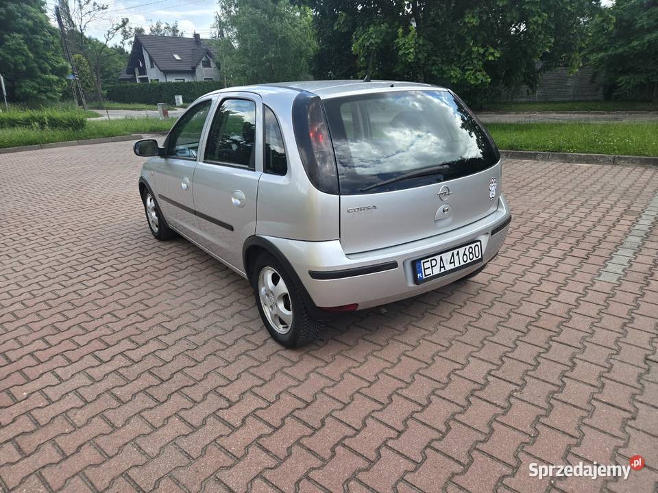 Opel Corsa 10 benzyna 2004 długie opłaty