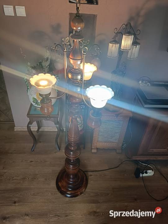 Stara lampa stojąca drewniana z trzema kloszami Lampy podłogowe Lipno