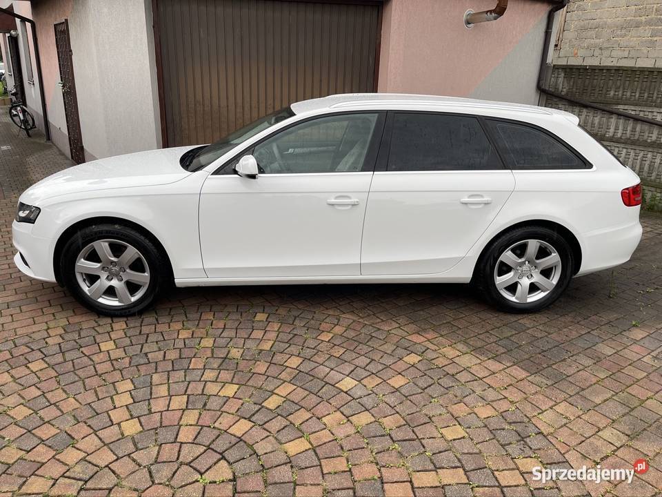 Audi a4 b8 kombi benzyna 6 bieg Alu klima grzane VAT marża A4