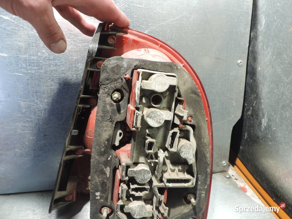 LAMPA LEWA TYLNA LEWA TYŁ VW PASSAT B5 SEDAN FL małopolskie