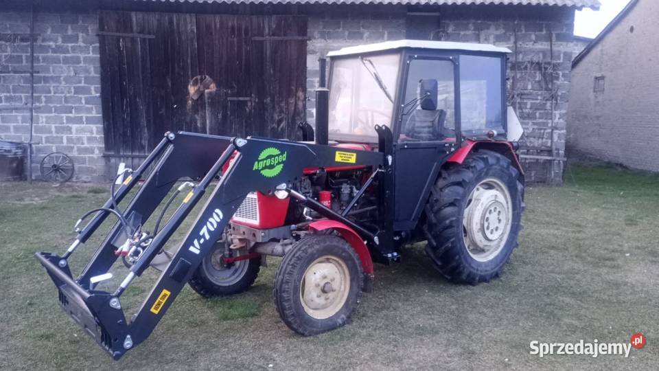 Ładowacz czołowy firmy Agrosped model V700 Michałów
