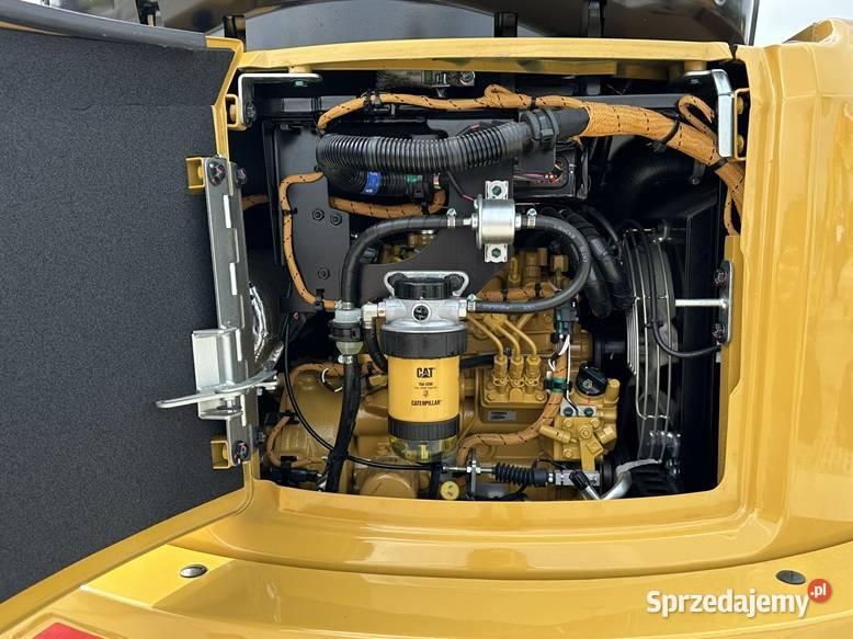 FABRYCZNIE NOWA MINIKOPARKA CATERPILLAR 3027 CR Koparki Tuliszków