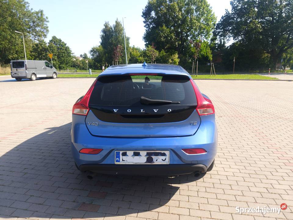 Volvo V40 II T2 wersja Momentum niski przebieg Lubań