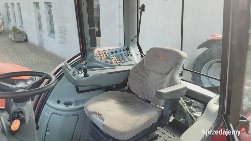 Ciągnik rolniczy Valtra T152 moc 150 Zaklików