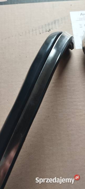 Listwy chromowane pod lampy Mercedes w 123