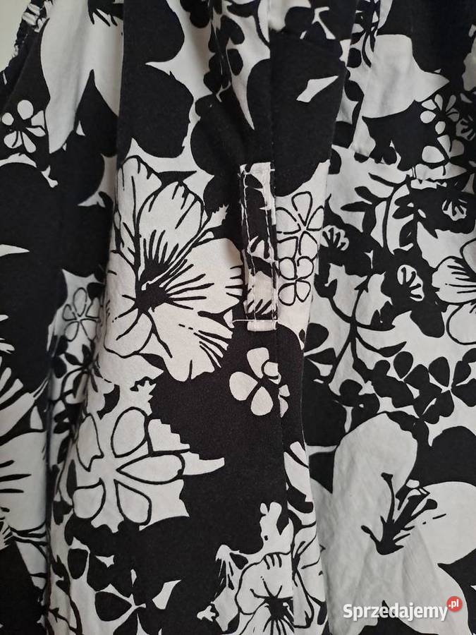 Sukienka biało czarna w kwiaty Warszawa
