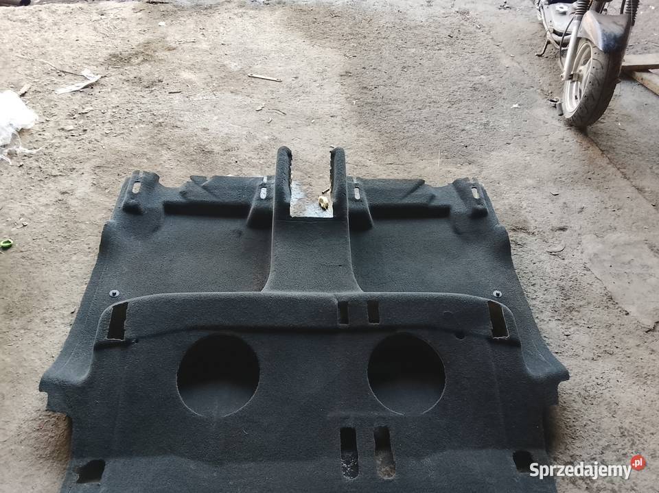 VW Tuareg Tylna część dolnej wykładziny