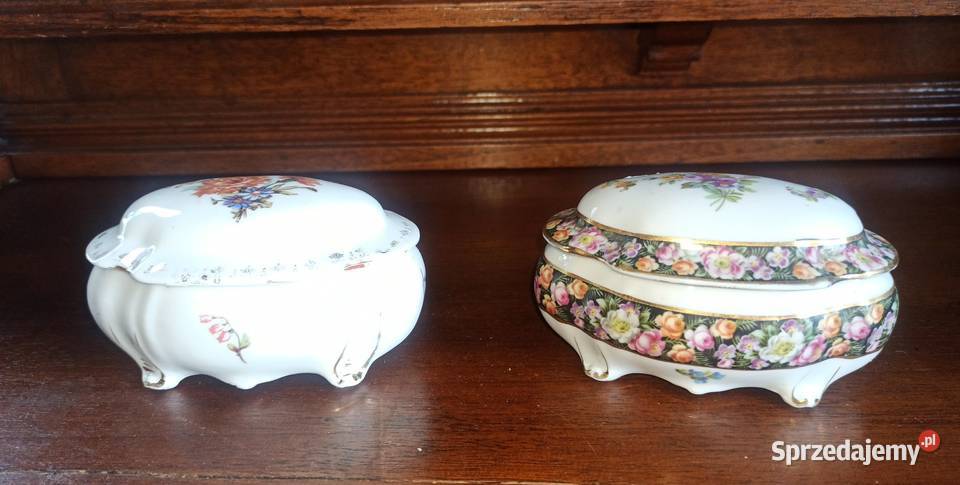 Puzderko Szkatułka Biała porcelanaz bukiecikami pomorskie Gdańsk