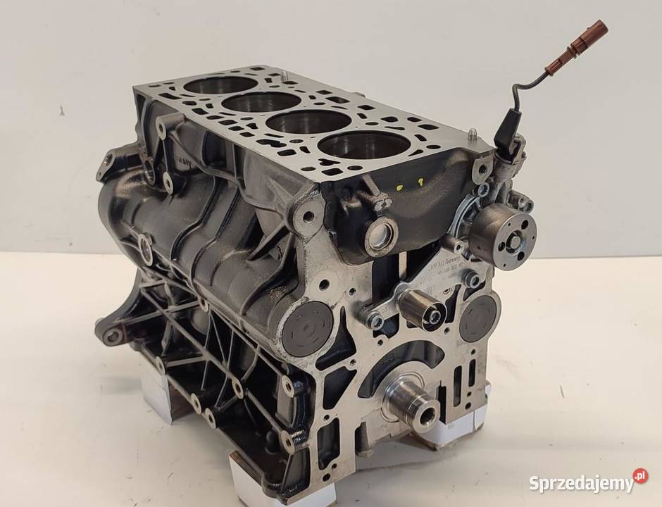 SKODA SUPERB 4 BLOK SILNIKA 05L103011D osobowe
