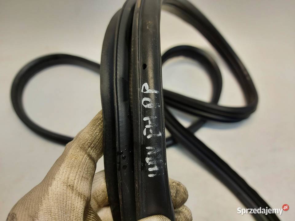 Honda HRV III eHEV 2022r USZCZELKA PRAWY PRZÓD