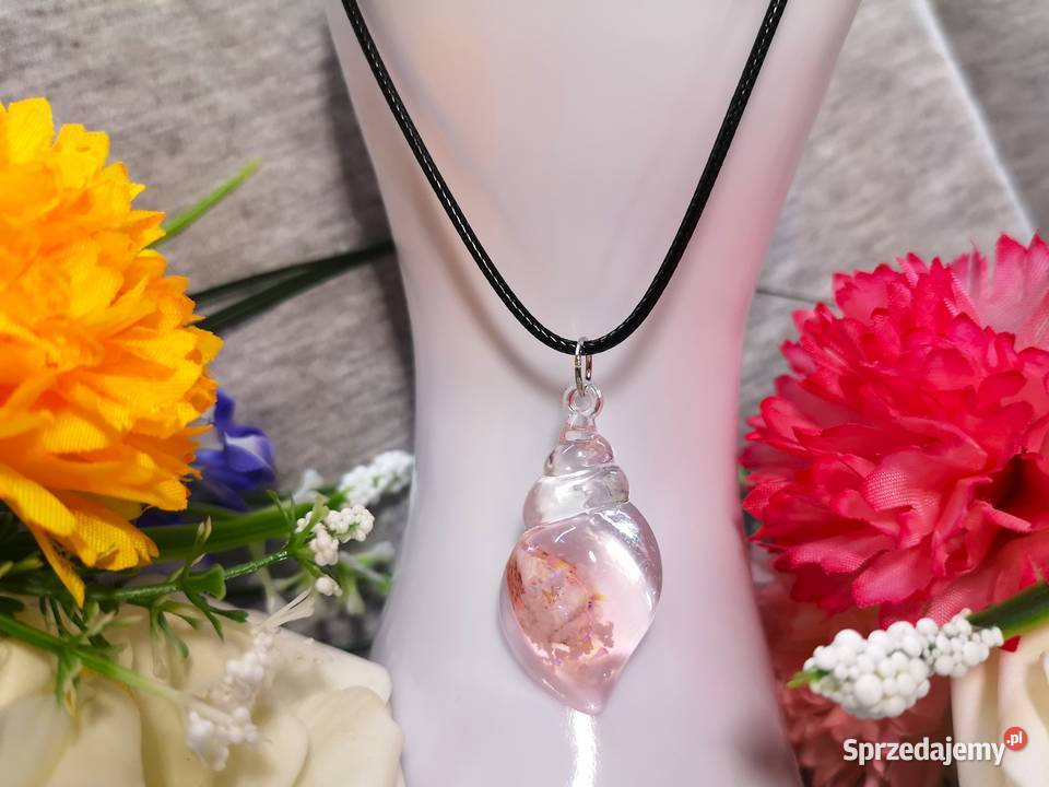 Naszyjnik z muszelką zatopioną w żywicy kolor Kielce