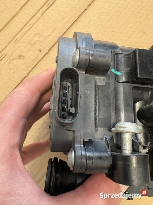 Oryginalna pompa wody termostat VW Audi VAG 06L lubelskie Lublin sprzedam
