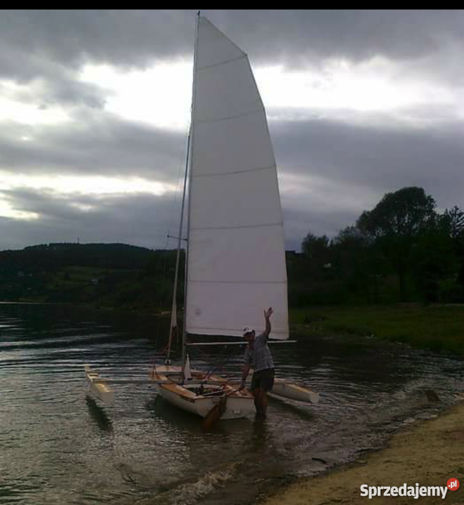 Trimaran konesera
