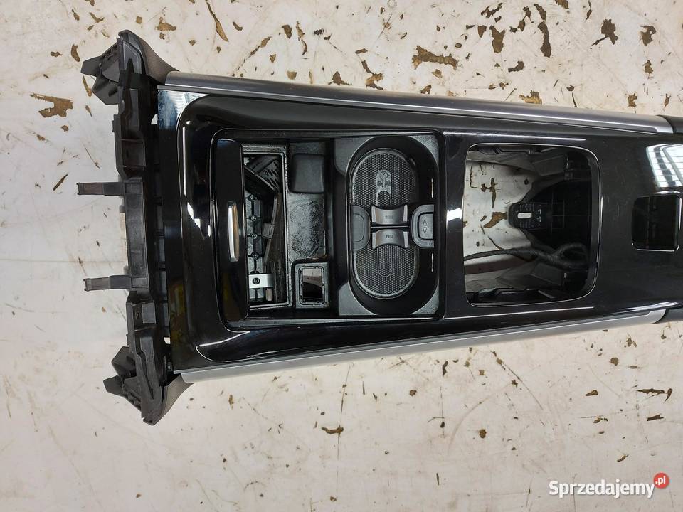 Mercedes EQA 250 W243 PODŁOKIETNIK TUNEL sprzedam