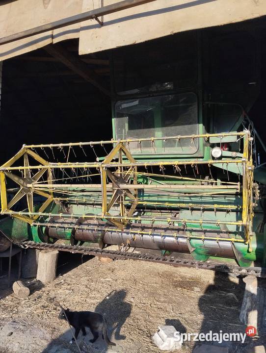 Kombajn zbożowy JOHN DEERE 630 Komarów-Osada sprzedam