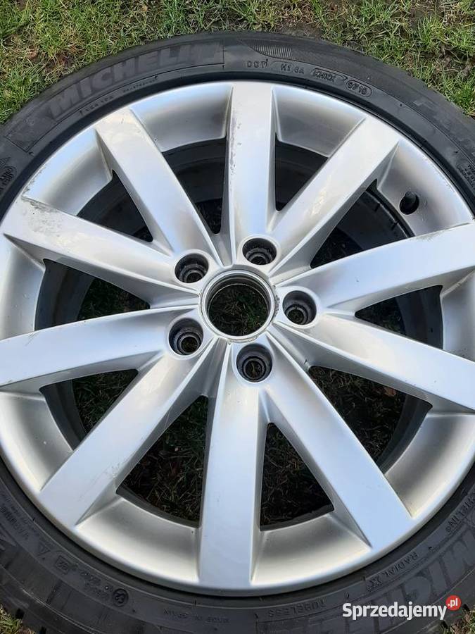 Alufelga 17 koło Volkswagen 5K0 z oponą Michelin