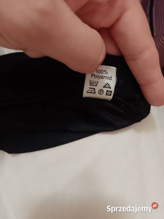 505XL Czarna półhalka halka z Londynu Halki i koszulki