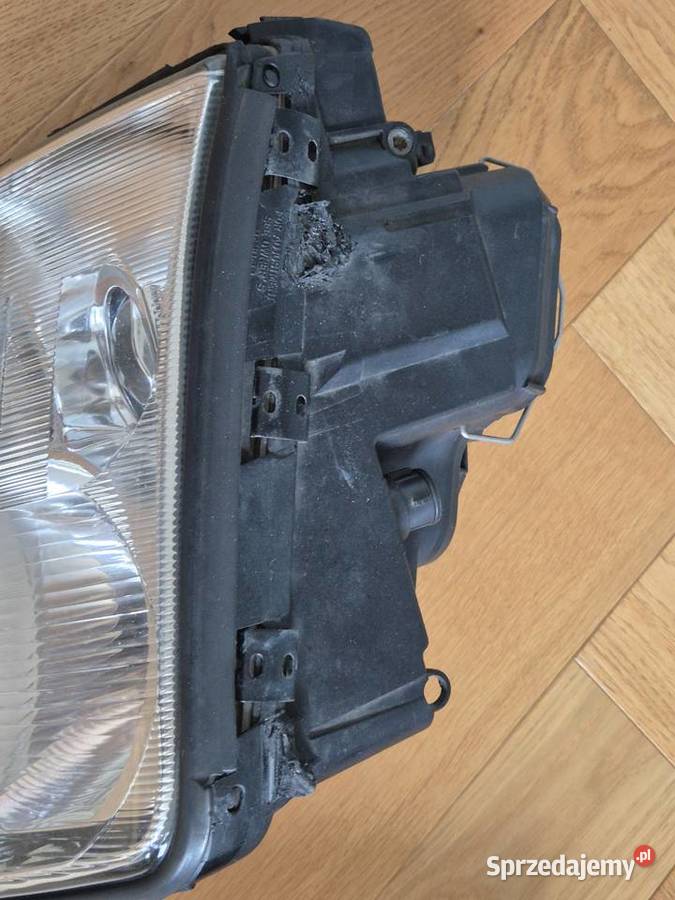 Reflektory potrójne halogenowe Audi 100 C4 L Wrocław