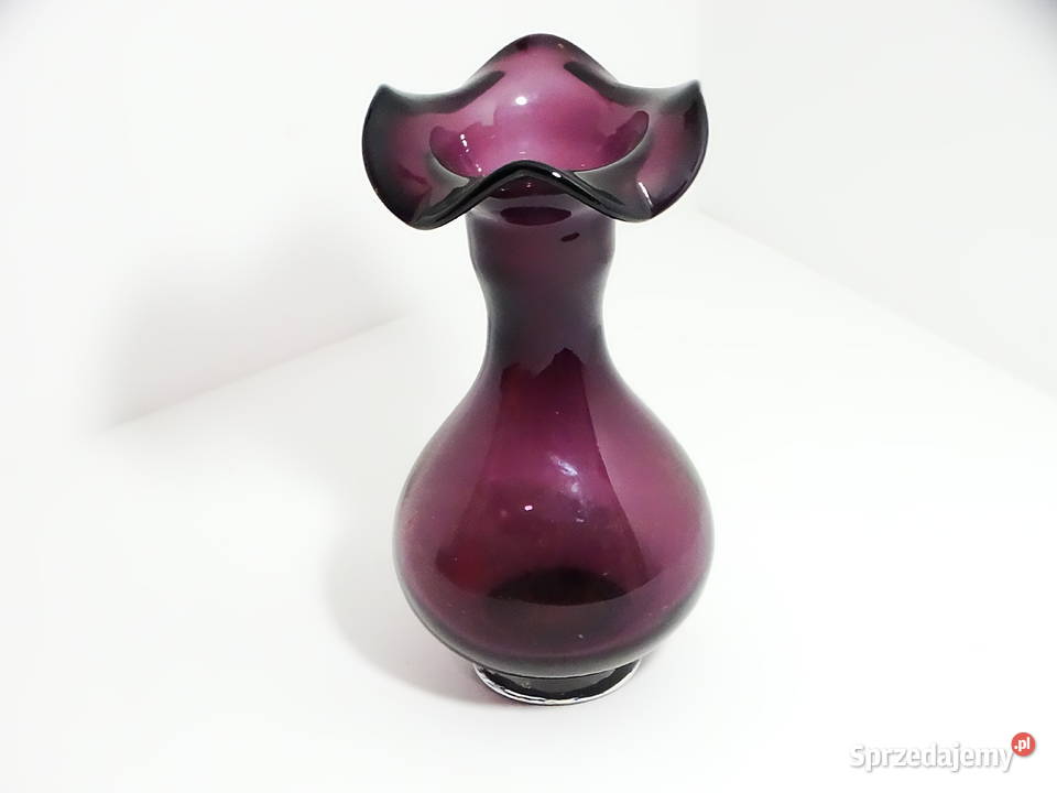 Wazon dekoracyjny z fioletowego szkła ręcznie lubelskie Biłgoraj