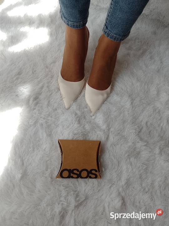 39 ASOS Design Kremowe czółenka ślubne z odkrytą Asos Czółenka sprzedam