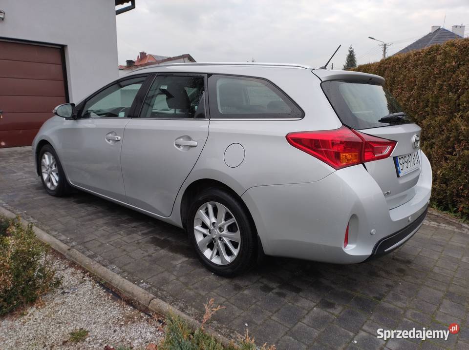 Toyota Auris kombi 14 D4D 90 2013 r krajowa Pszczyna