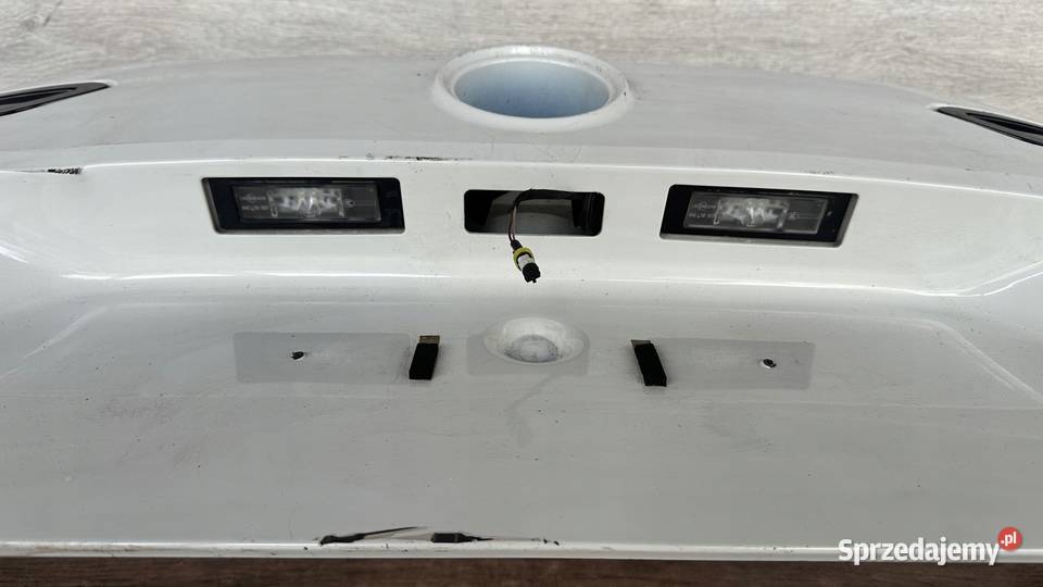 BMW IX i20 BLENDA KLAPA BAGAZNIKA Z LAMPAMI