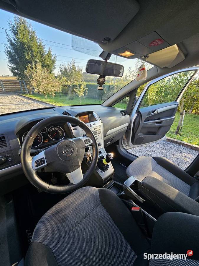 Opel Zafira 2011 Diesel z hakiem diesel Charsznica