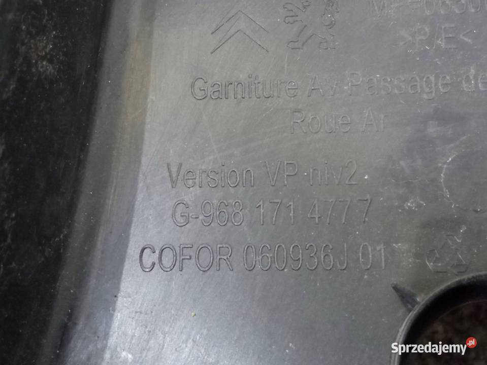 TAPICERKA BOCZEK BAGAŻNIKA LEWY PRAWY TYŁ