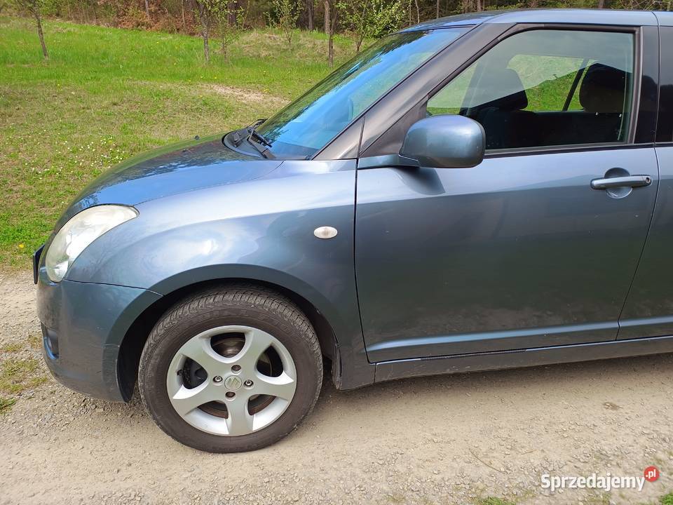 Samochód Suzuki Swift 4 mk6 13 4x4 2010 szary małopolskie Łącko