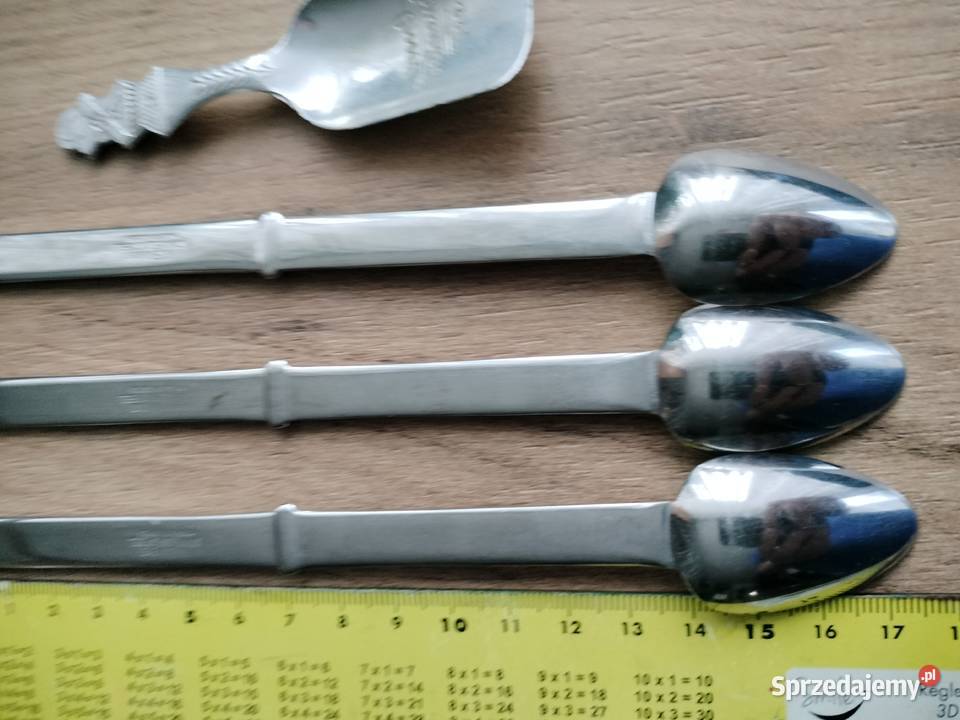 Metalowe łyżeczki i mała nabierka do sosów Choszczno
