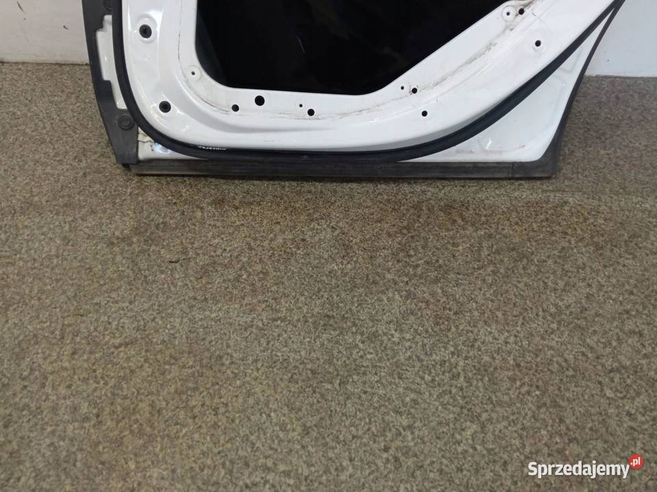 DRZWI PRAWE TYŁ SEDAN 149 MercedesBenz Eklasa V sprzedam