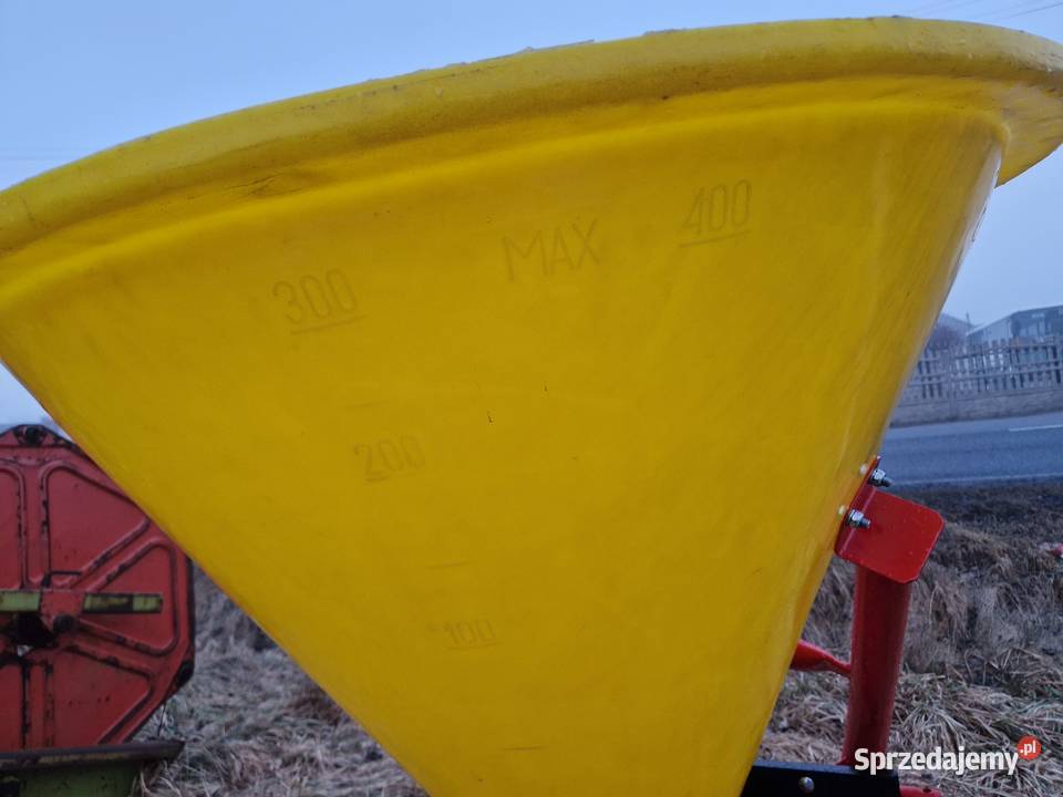 Rozsiewacz nawozu lejek 400l nieuszkodzony