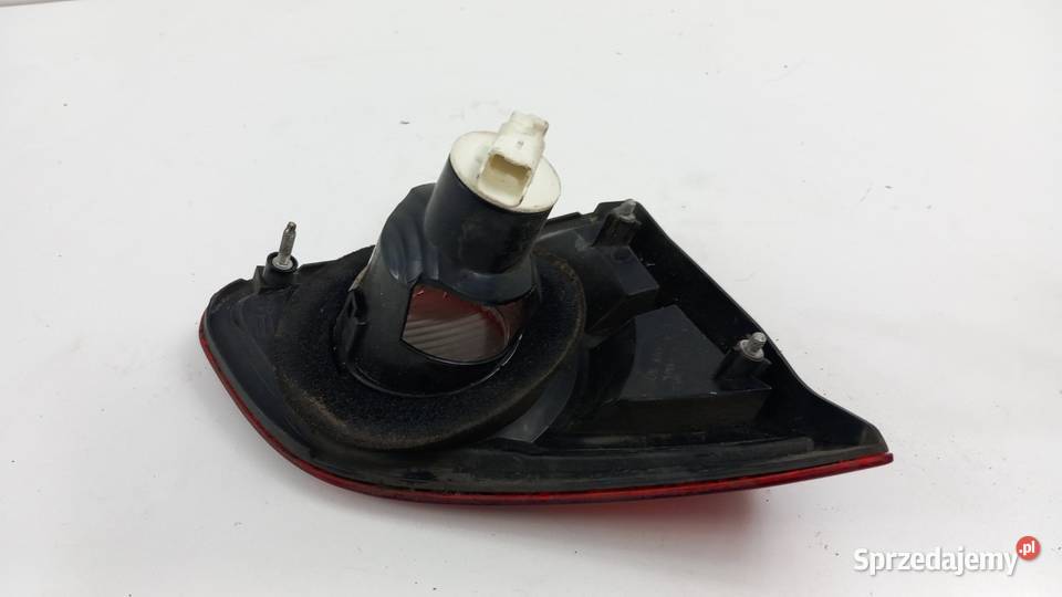 NISSAN QASHQAI J10 LAMPA W KLAPĘ TYŁ PRAWA osobowe wielkopolskie Zbierkowo