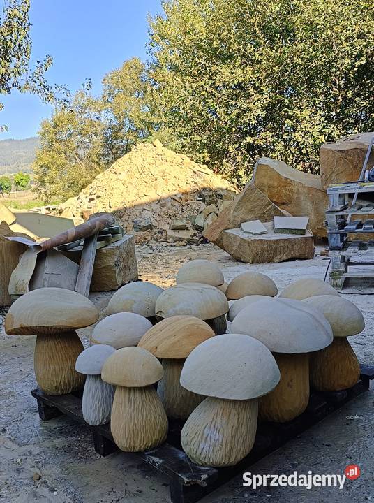 Rzeźby grzybów z piaskowca kamień naturalny Kamienna Góra