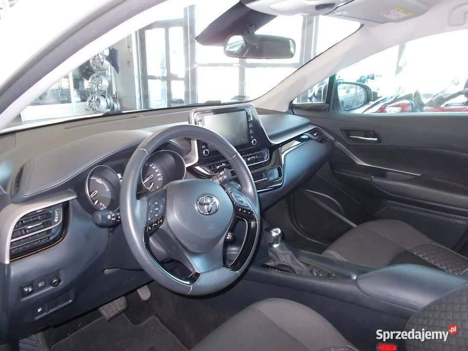 TOYOTA CHR 18 benzhybrydaAutomat salon Polska nieuszkodzony C-HR Dębica sprzedam