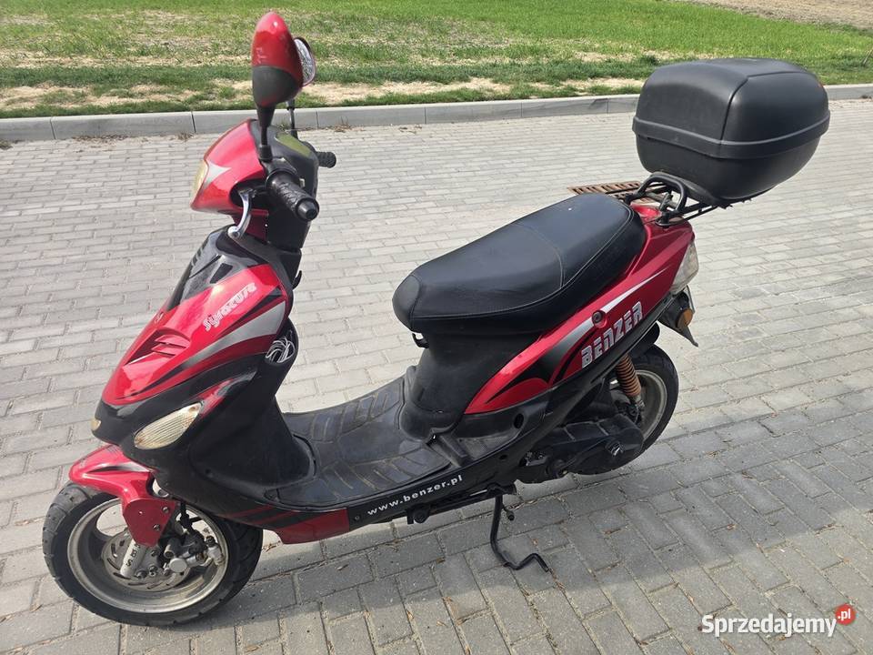 Skuter Benzer 2t czerwony Leszcze
