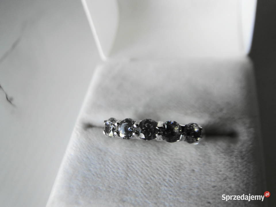 Fajny Pierścionek srebro 925 sprzedam