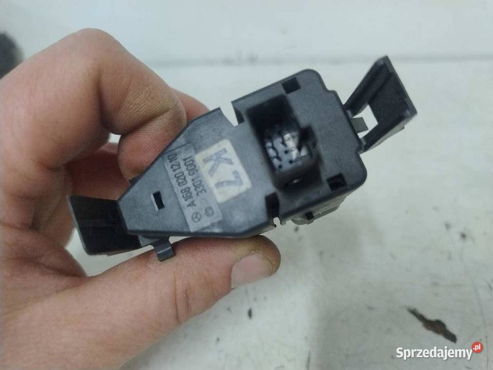 WŁĄCZNIK ŚWIATEŁ AWARYJNYCH VOLKSWAGEN PASSAT B5 wielkopolskie